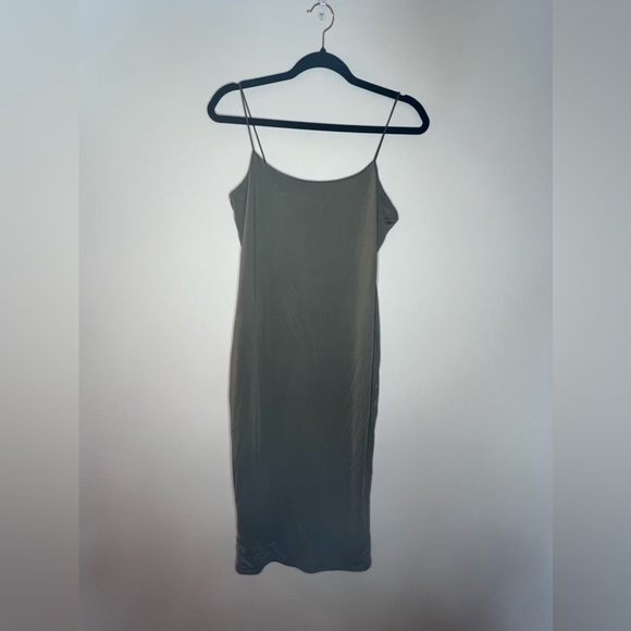Dresses & Skirts - Sage Bodycon Midi Dress